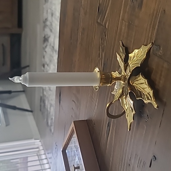 Vintage Solid Brass Leaf Candle Holder - Picture 5 of 10